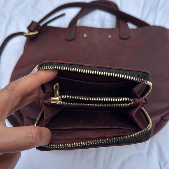 Portland leather mini crossbody and zip wallet in Merlot EUC - Picture 5 of 5